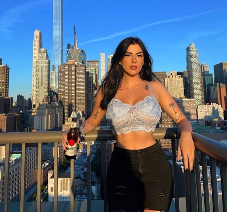 Kenna Vita onlyfans striptease