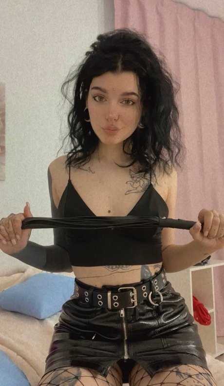 Anna Werty onlyfans posts