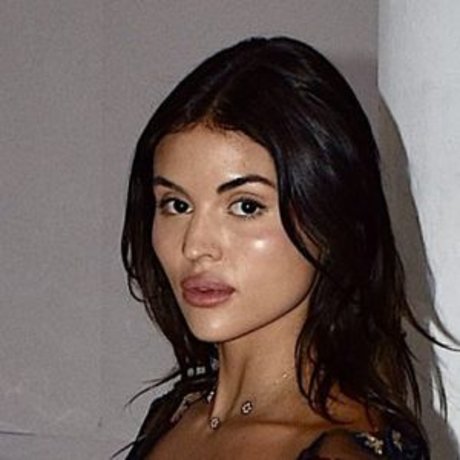 Holly Scarfone onlyfans boobs