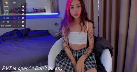 Julia Molligan onlyfans xxx