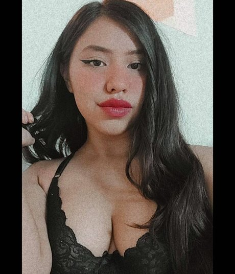 iNoheli onlyfans free content