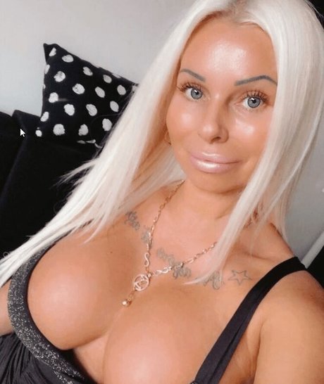 Suzi Grande onlyfans model