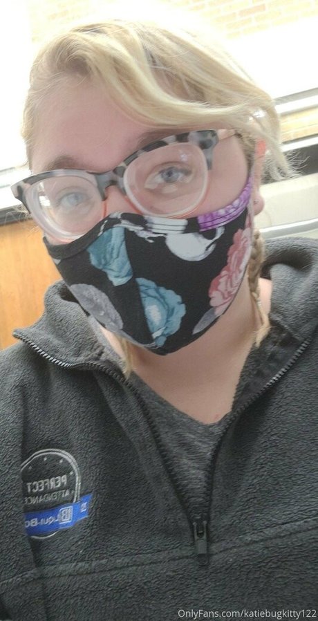 katiebugkitty122 onlyfans sex tape