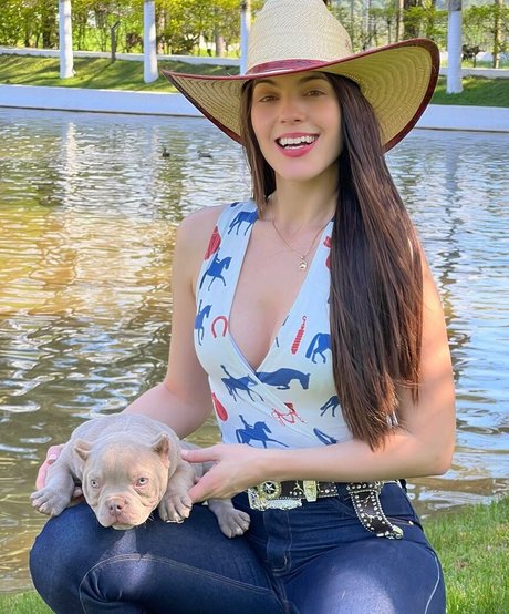 Geandra Bazzanella tits onlyfans