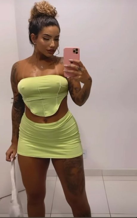 Muito Linda leak onlyfans nude