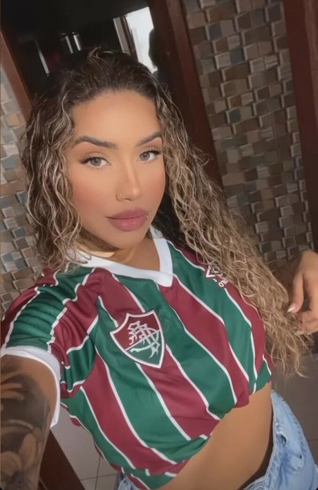 Muito Linda leaked onlyfans content