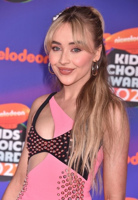 Sabrina Carpenter onlyfans porn leaks