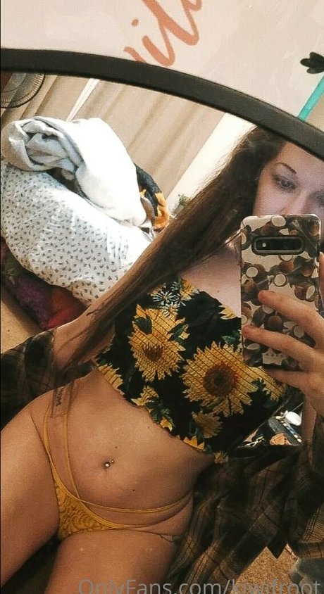 Kiwifroot onlyfans photo