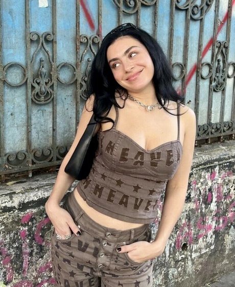 Charli XCX onlyfans content