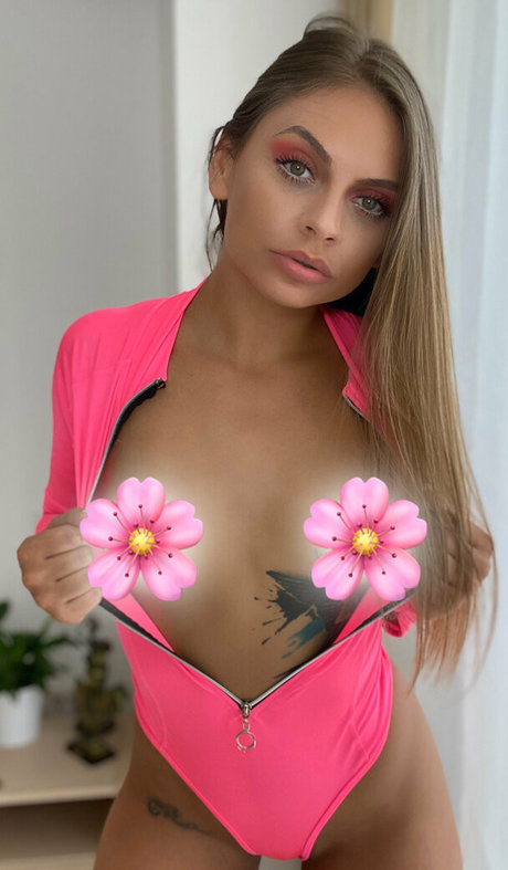 simona a xxx onlyfans