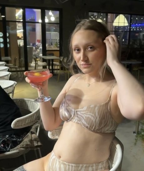 strawberrytallcakee onlyfans naked pics