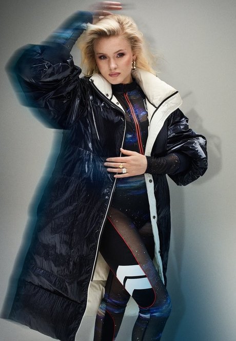 Zara Larsson strip onlyfans