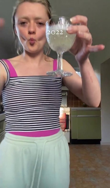 Maisie Williams onlyfans leaks.
