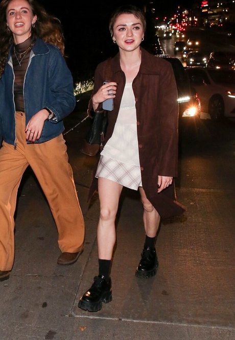 Maisie Williams onlyfans posts