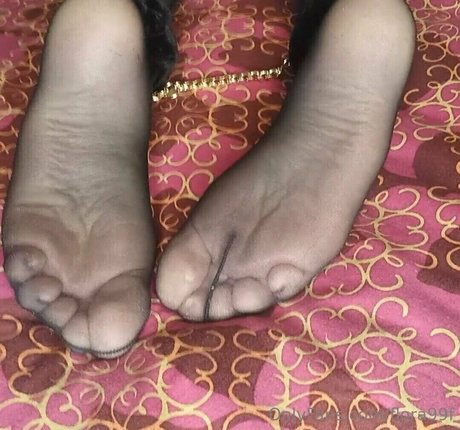 flora99f only fans nude leaks