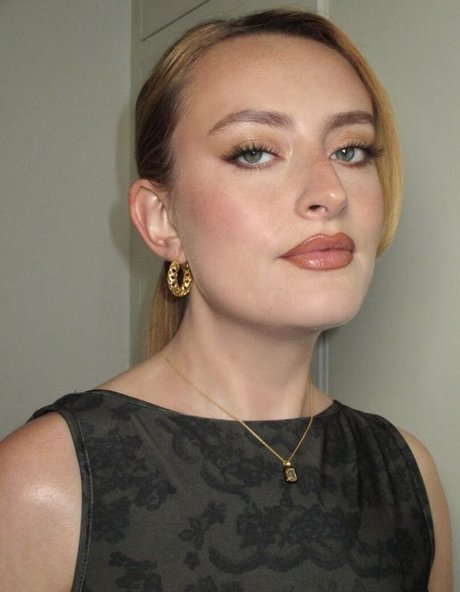 Amelia Dimoldenberg onlyfans sex leaks