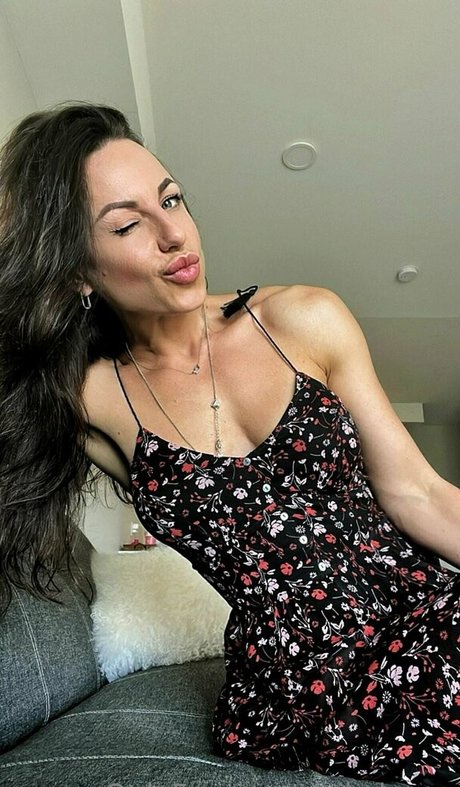 nikole gy onlyfans naked