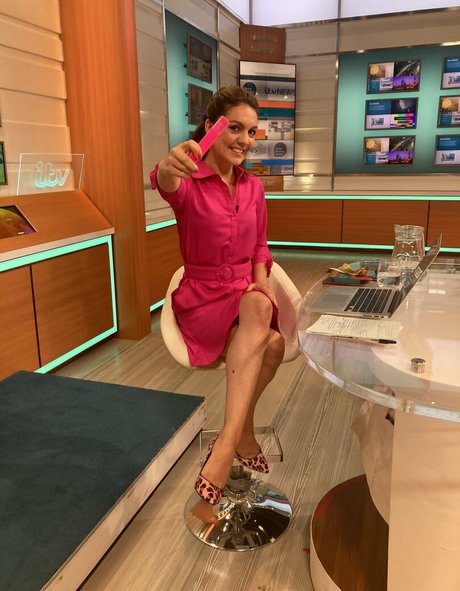 Laura Tobin onlyfans strip