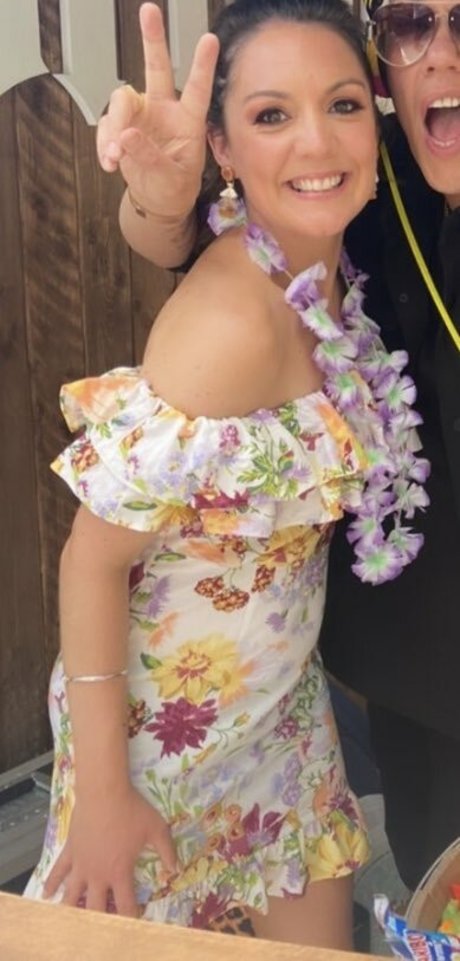 Laura Tobin nsfw onlyfans