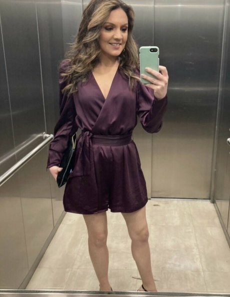 Laura Tobin nudes onlyfans leak