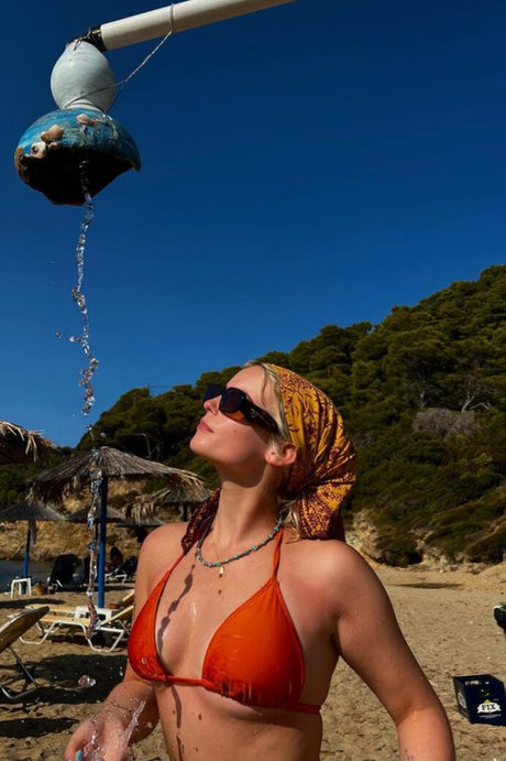 Millie Gibson naked onlyfans leak