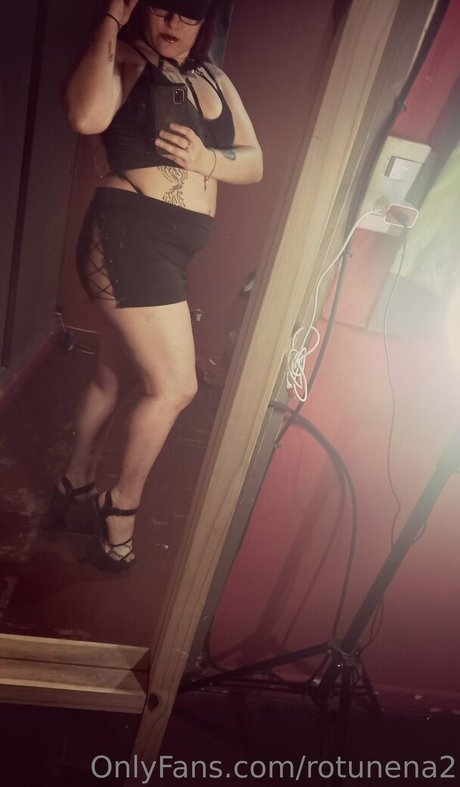 rotunena2 nude onlyfans
