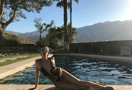 Shelley Hennig onlyfans hot