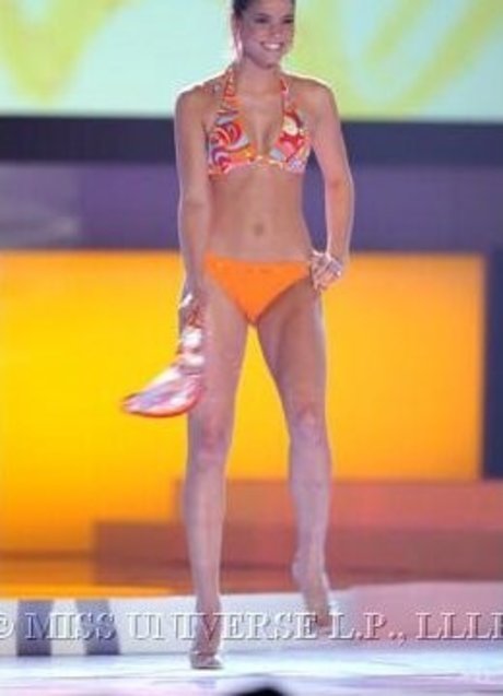 Shelley Hennig onlyfans leaks nude