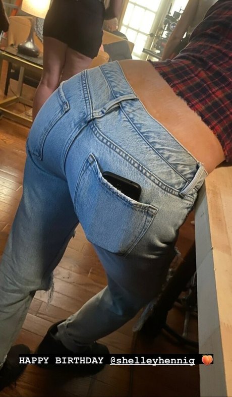 Shelley Hennig onlyfans leaked dirtyship