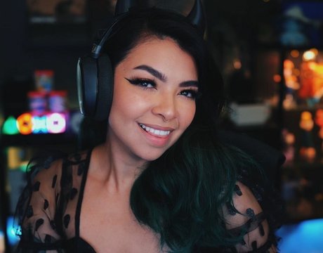 Aileen Senpai onlyfans tits