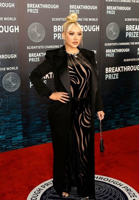 Christina Aguilera naked onlyfans