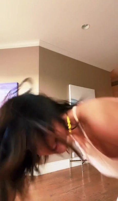 Selena Gomez onlyfans content type