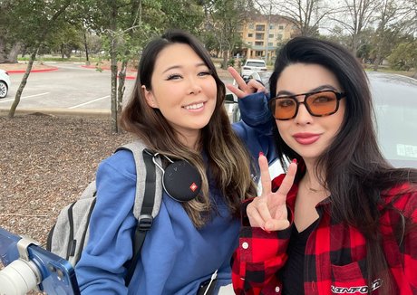 CarolineKwan naked onlyfans leak