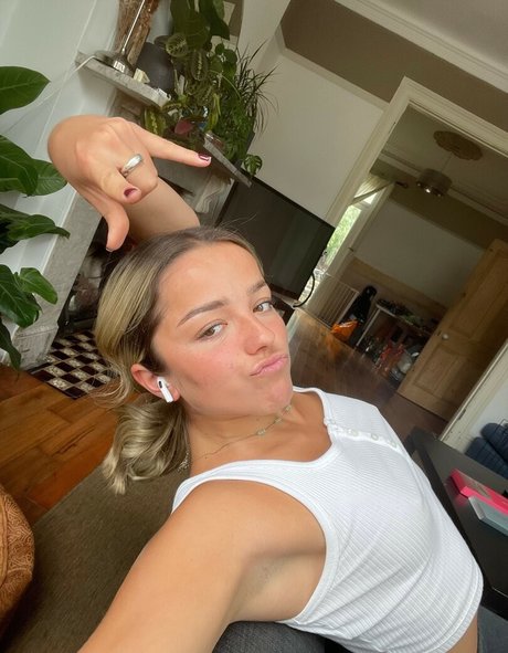 Ailish Morrison onlyfans nude leak