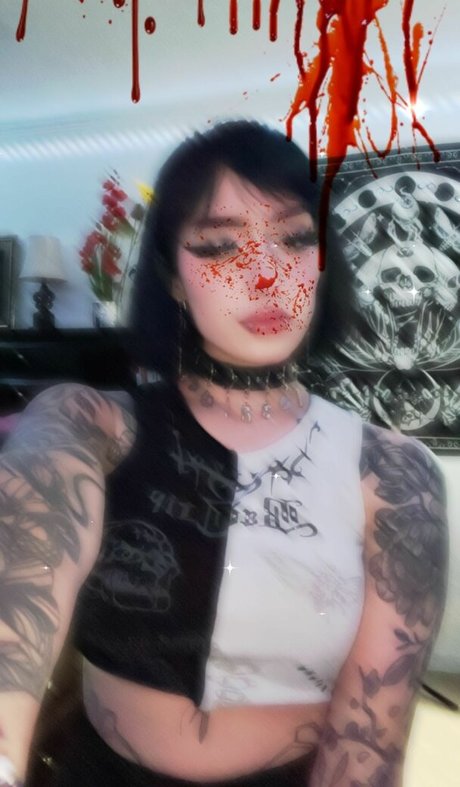 Redroomromance onlyfans images