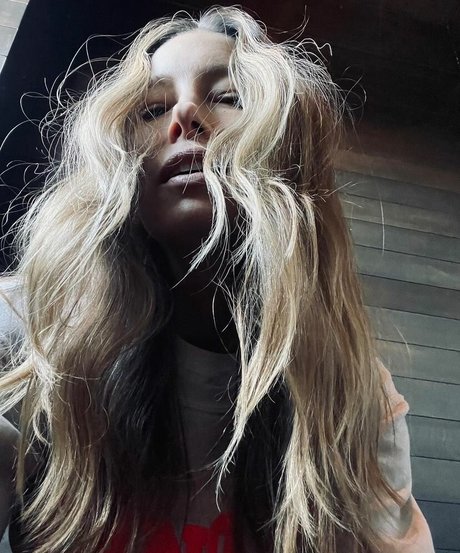 Jessica Biel onlyfans topless