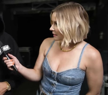 Renee Paquette Profile pic