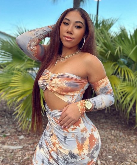 Kiah Dream onlyfans tits