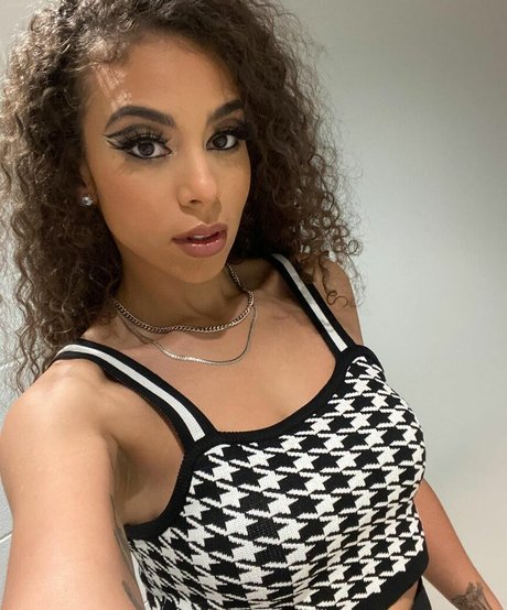 Samantha Irvin onlyfans lesk