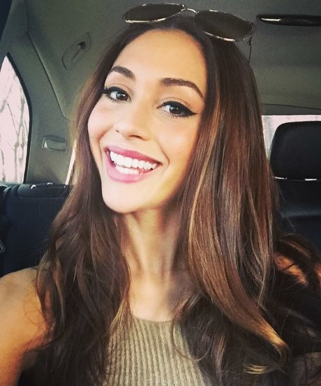 Lindsey Morgan on onlyfans