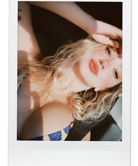 Carolina Fernandes onlyfans explicit content