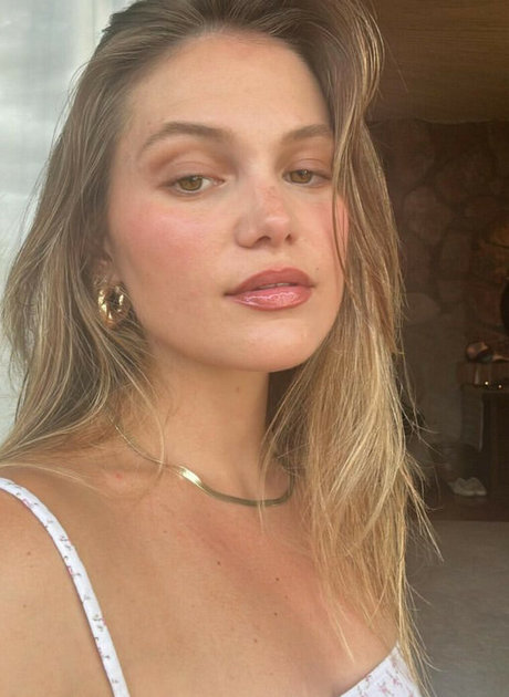 Olivia Holt leaked only fans porn