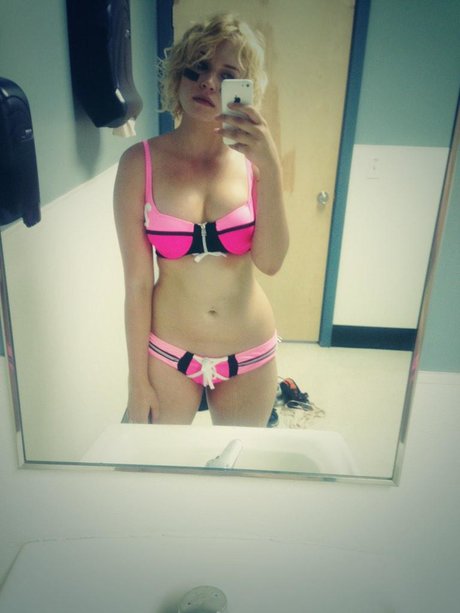 Whitney Moore onlyfans naked leaks