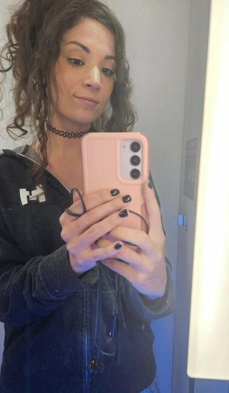 MelonieMac naked onlyfans pics