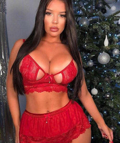 Elizabeth Georgina onlyfans model images