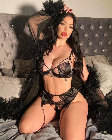 Elizabeth Georgina onlyfans nude