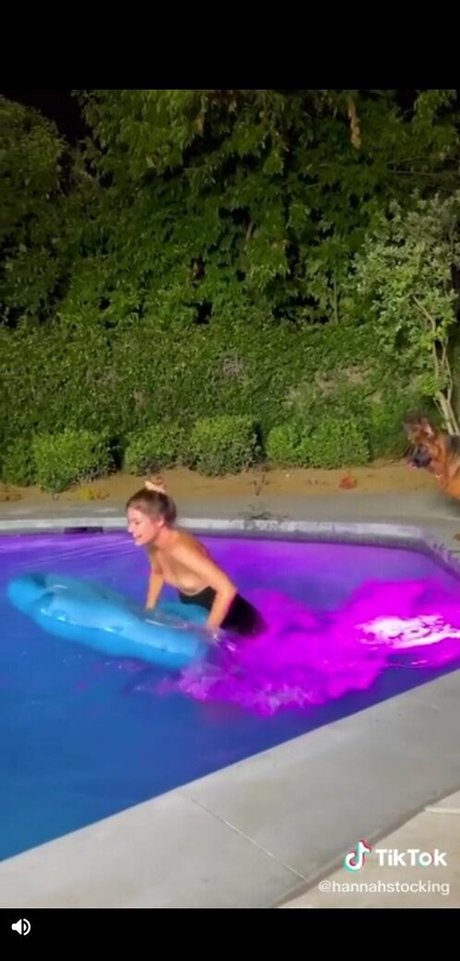 Hannah Stocking onlyfans leaked