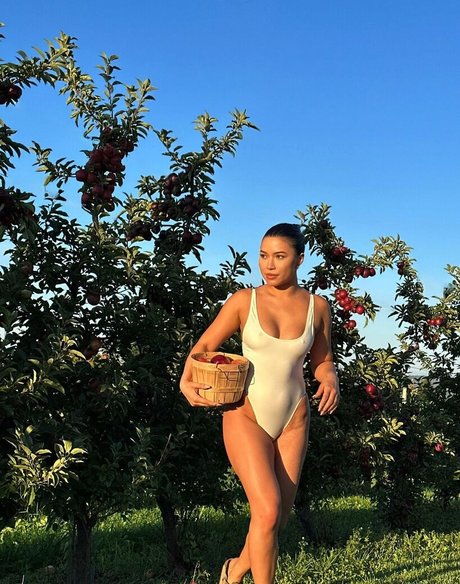 Julia Kelly naked onlyfans