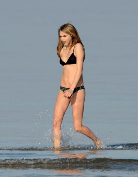 Cara Delevingne naked onlyfans leak