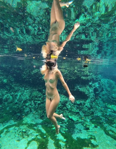 Amberleigh West onlyfans leajs